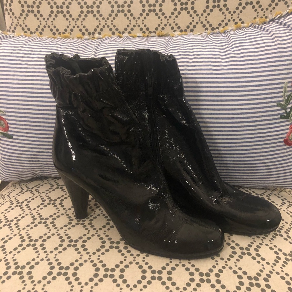 Black patent heeled bootie